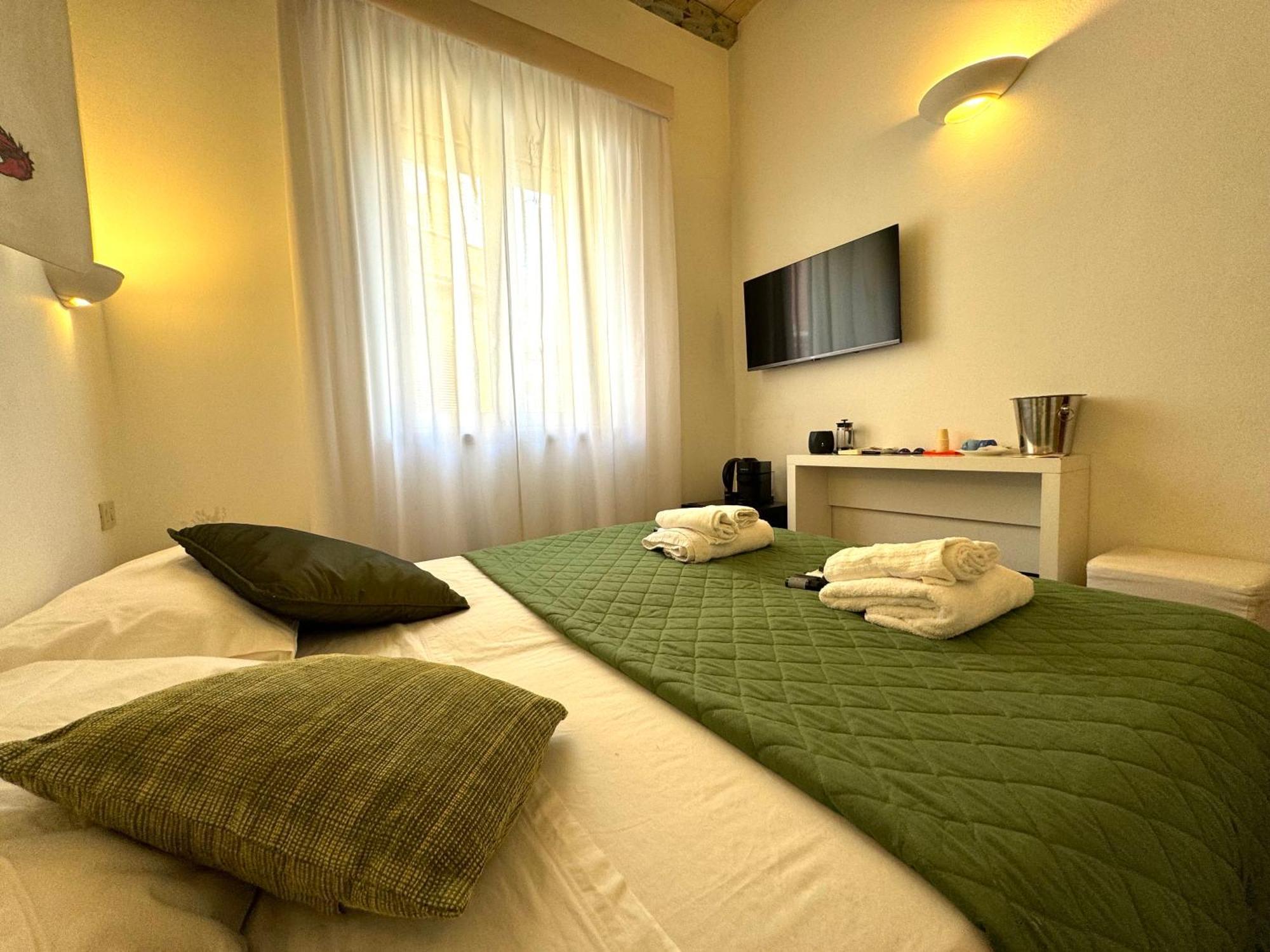 B&B Antichi Colori Cinisi Eksteriør billede